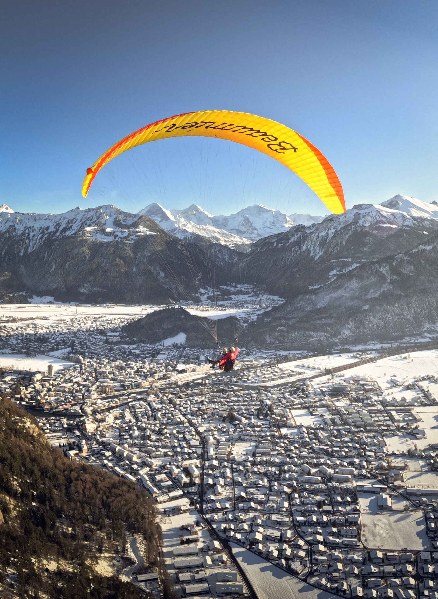Paragliding Interlaken "Big Blue" Winter, view 2